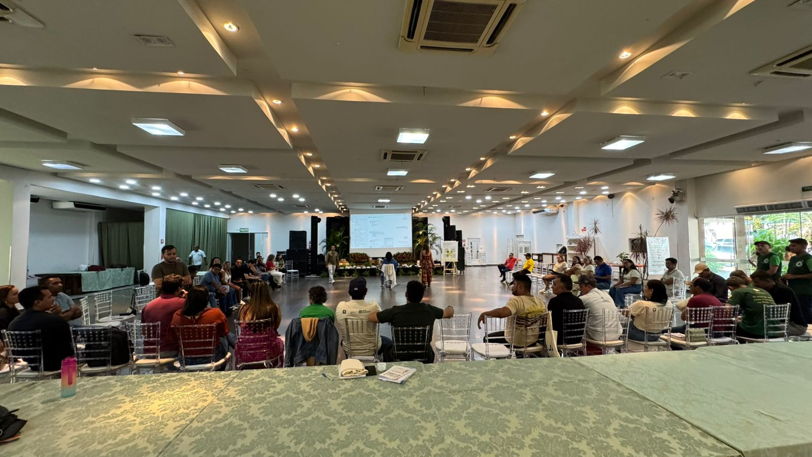 Cooperativas da Amazônia participam de encontro sobre produção sustentável da borracha
