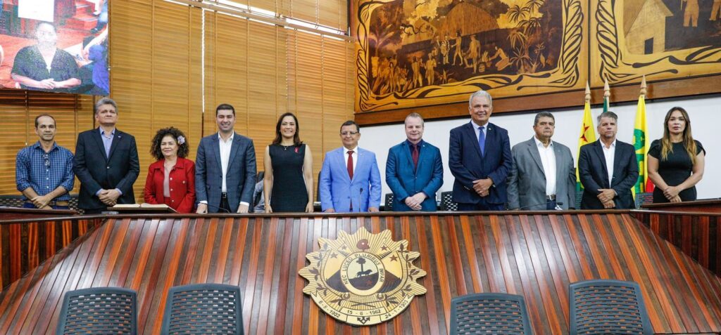 Sessão solene na Aleac marca os 50 anos da Organização das Cooperativas Brasileiras no Acre